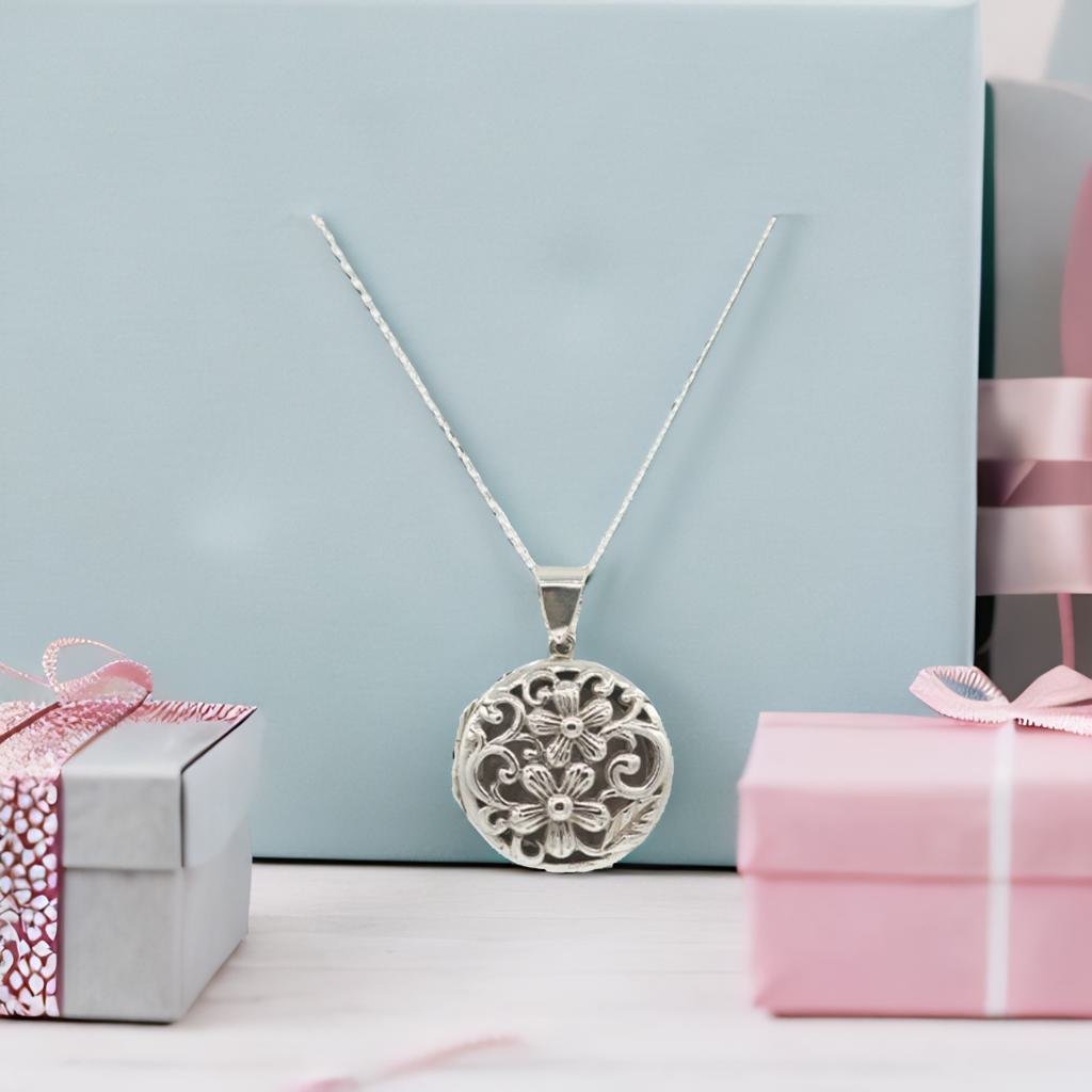 Ornate Silver Locket | Jennifer