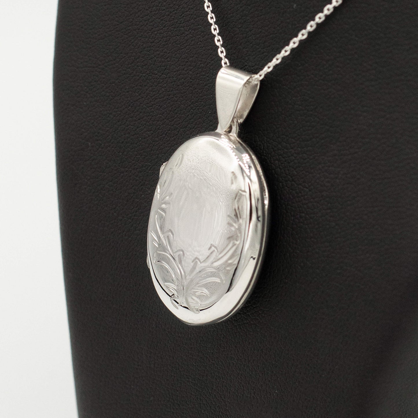 Large Oval Locket | Leonora