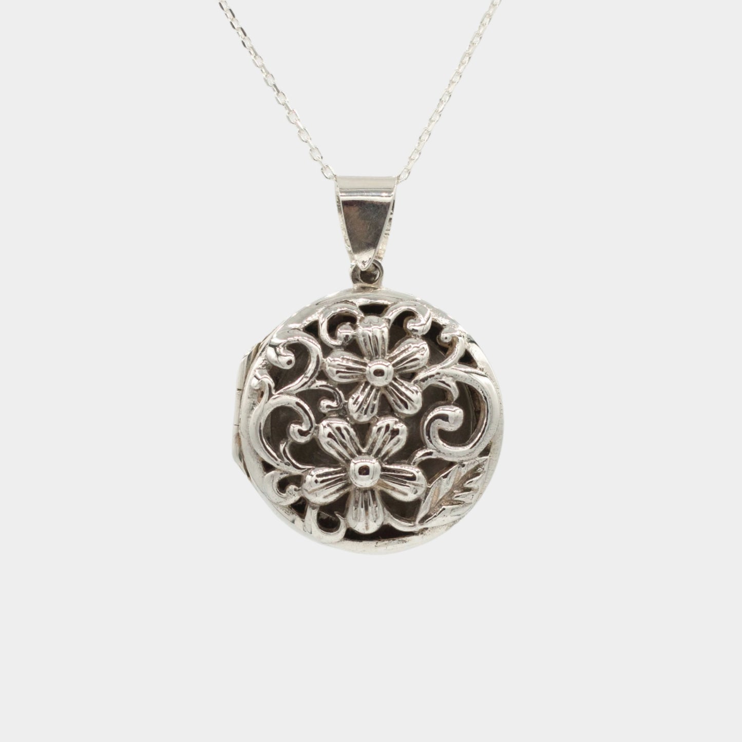 Ornate Silver Locket | Jennifer