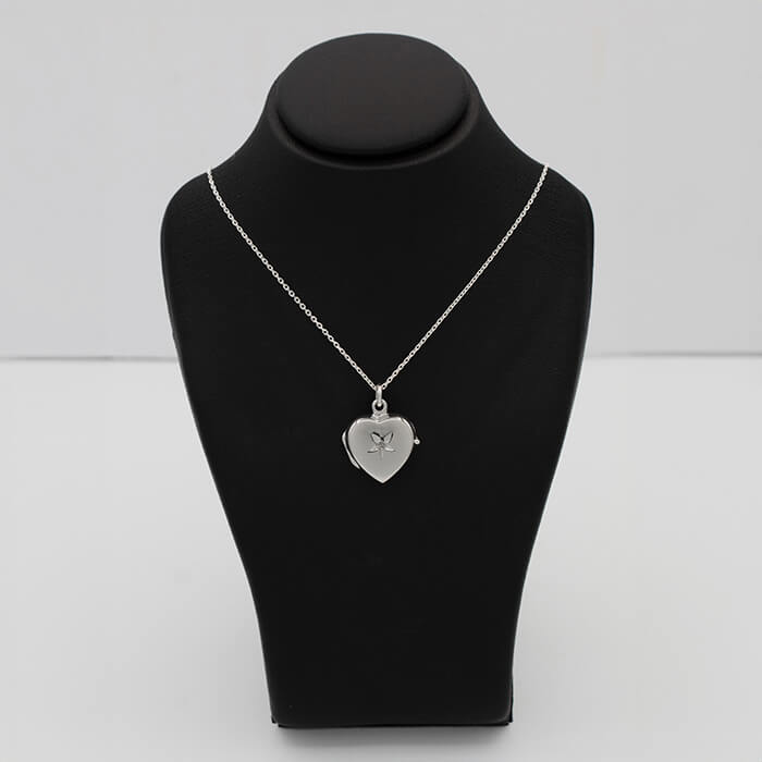 Heart-shaped locket with White Diamond inset | Anna
